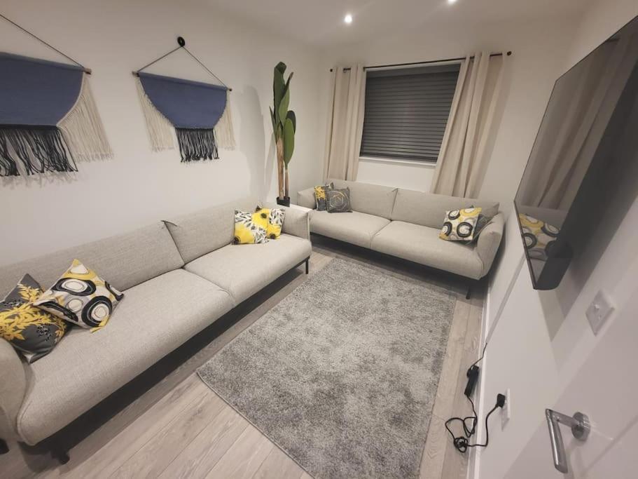 New 4 Bedrm House! Parking. 10Min To City / Etihad Manchester Kültér fotó